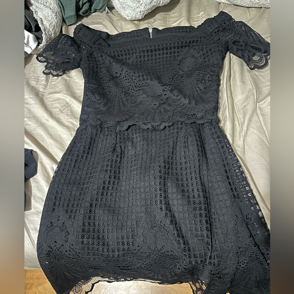 Top Shop Dress- Off shoulder black lace - Picture 4 of 7